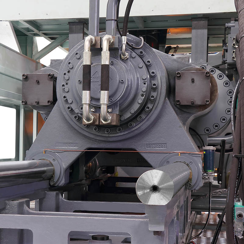 HXM2200: เครื่องฉีดขึ้นรูปแบบเซอร์โว HXM